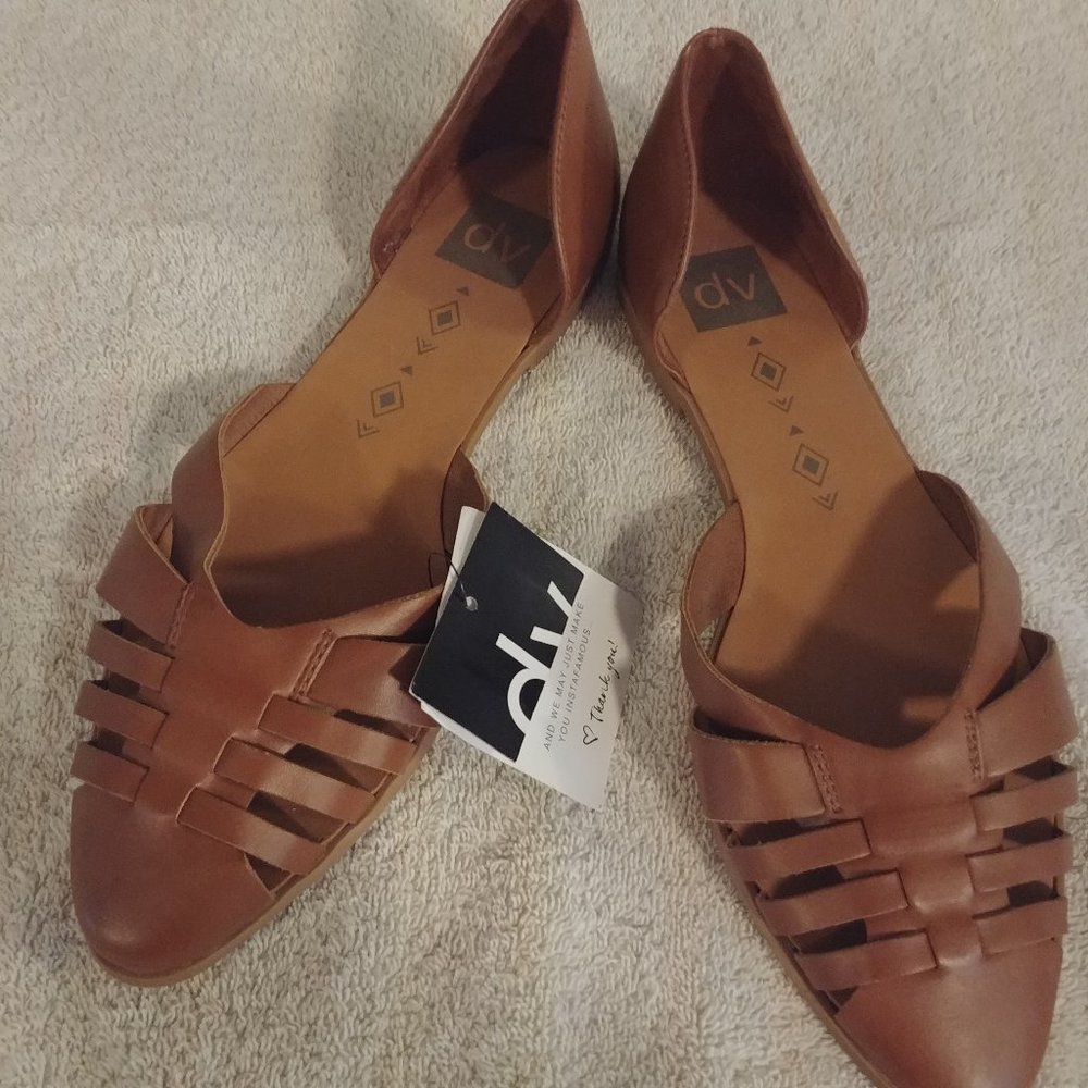 DV By Dolce Vita  Women's Tan Raven Flats